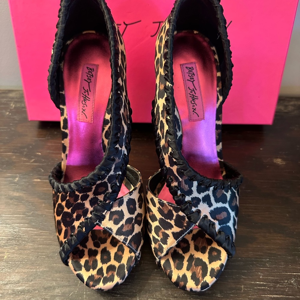 Betsey Johnson Leopard Heels - Picture 2 of 5